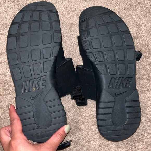 Nike Woman’s Tajun Sports Sandals - Picture 4 of 5